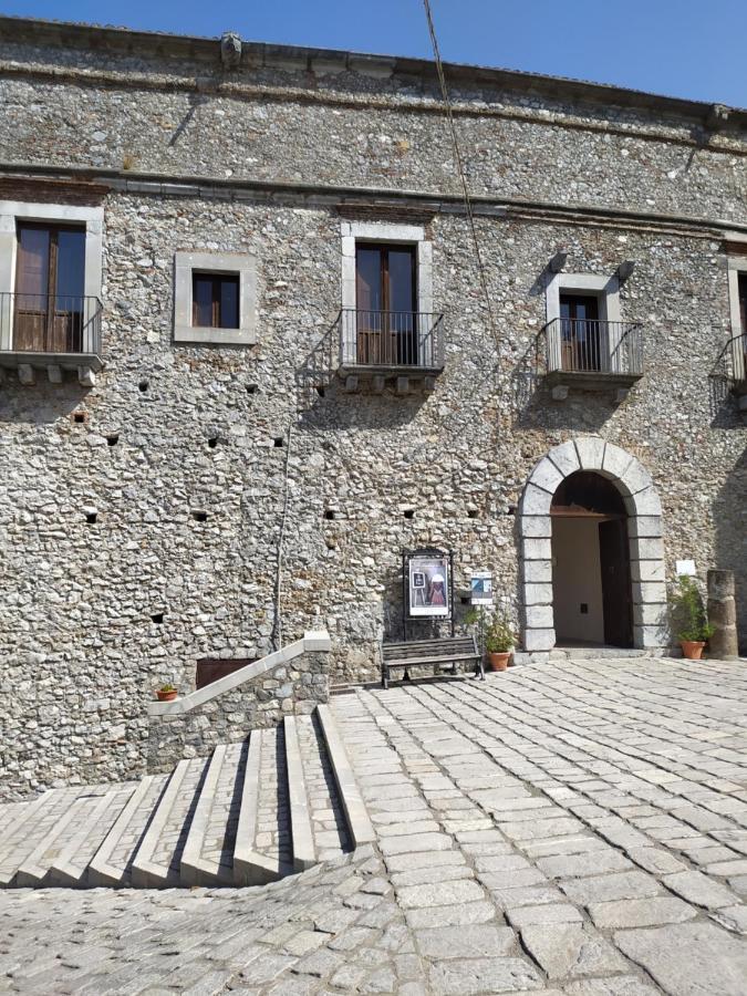 B&B Li Gutti Aieta Exteriér fotografie